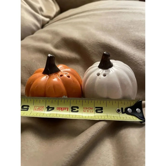 Celebrate It Set of 2 Pumpkin Harvest Salt & Pepper Shakers - Picture 3 of 7
